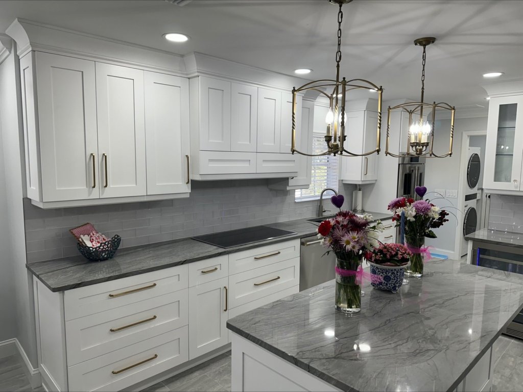 Kitchen remodel with white shaker cabinets in Tampa Florida