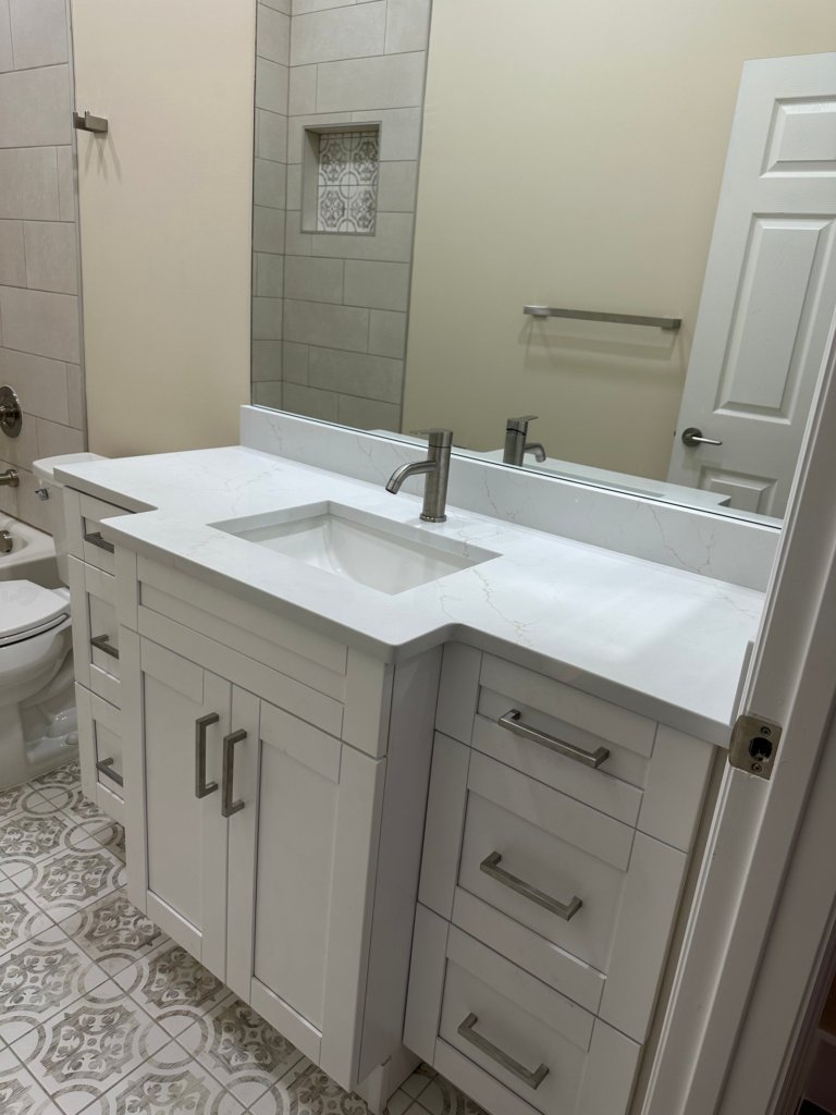 Kitchen remodel with quartz countertops in Tampa Florida